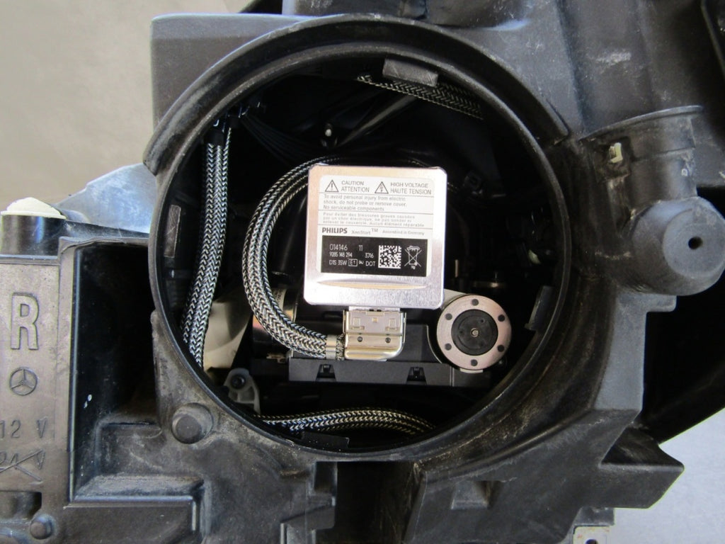 Prednji far MERCEDES W204 LIFT xenon zakretni ILS crni RH desni 11-14 A2048204439