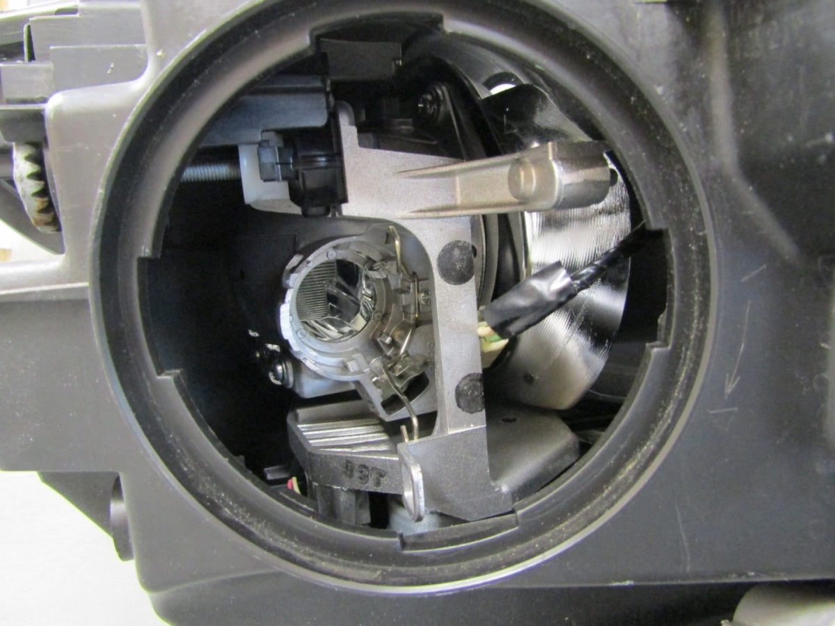 Prednji far LEXUS GS III 3 xenon zakretni LH lijevi 05-12