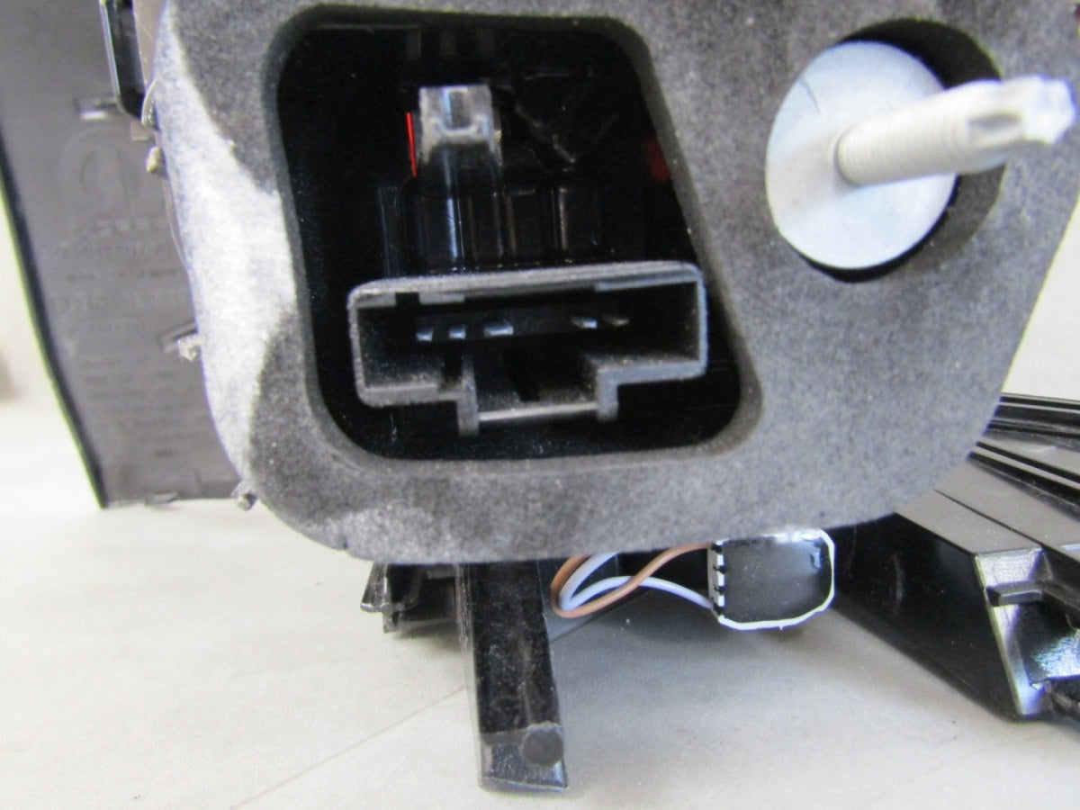 Stop svjetlo CITROEN C3 AIRCROSS II 2 halogen LH lijevi 24- 9848440780