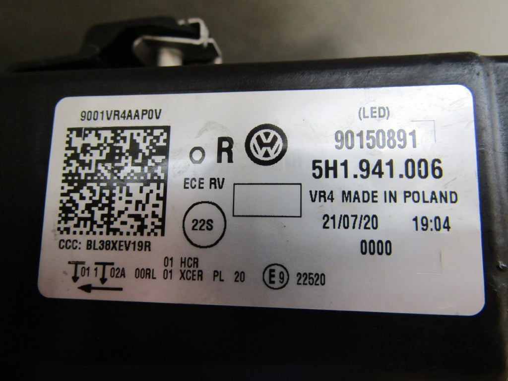 Prednji far VOLKSWAGEN VW GOLF 8 VIII LED 19-24 RH desni 5H1941006
