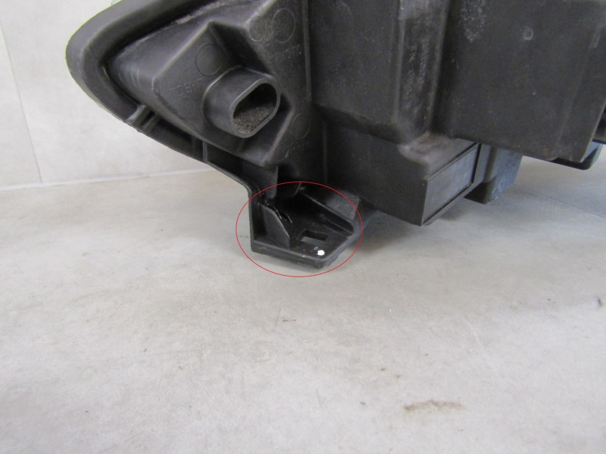 Prednji far FORD TRANSIT CONNECT MK2 LIFT halogen RH 17-21 KT1B-13W029-AF