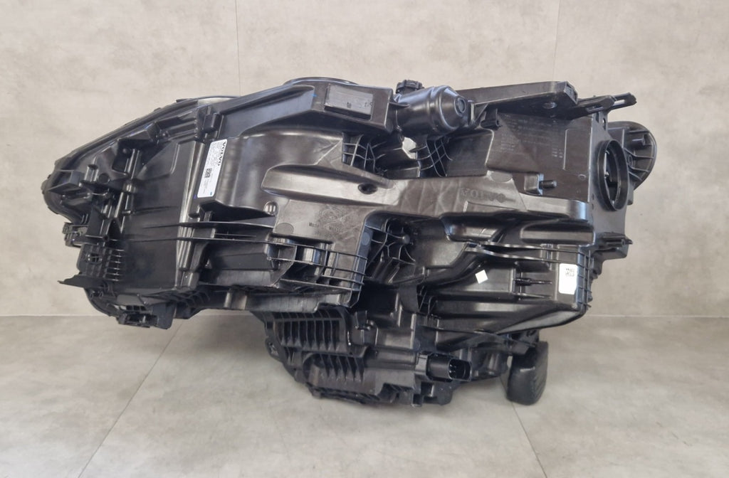 Prednji far VOLVO EX90 FULL LED PIXEL desni RH 22- 32450063