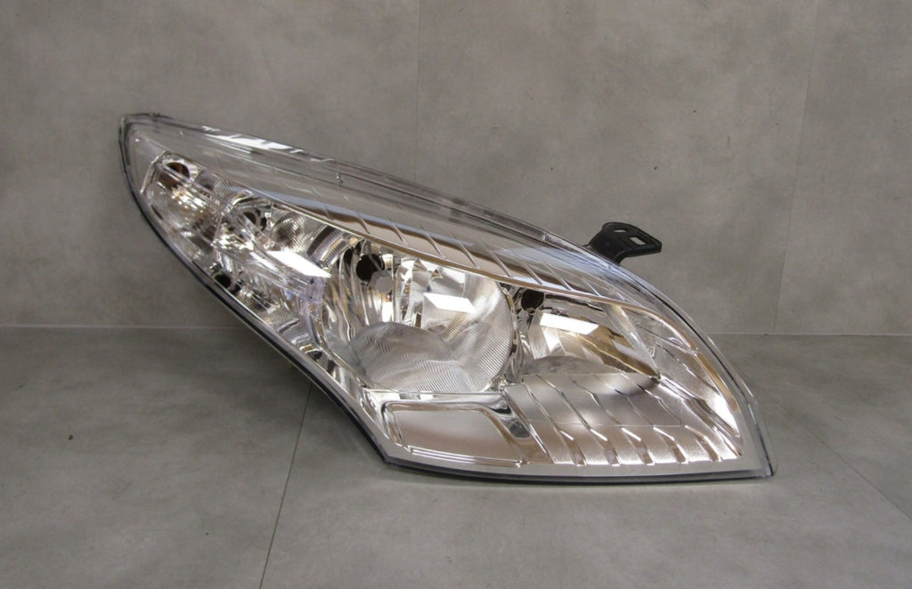 Prednji far RENAULT MEGANE 3 III SREBNA halogen RH 08-12