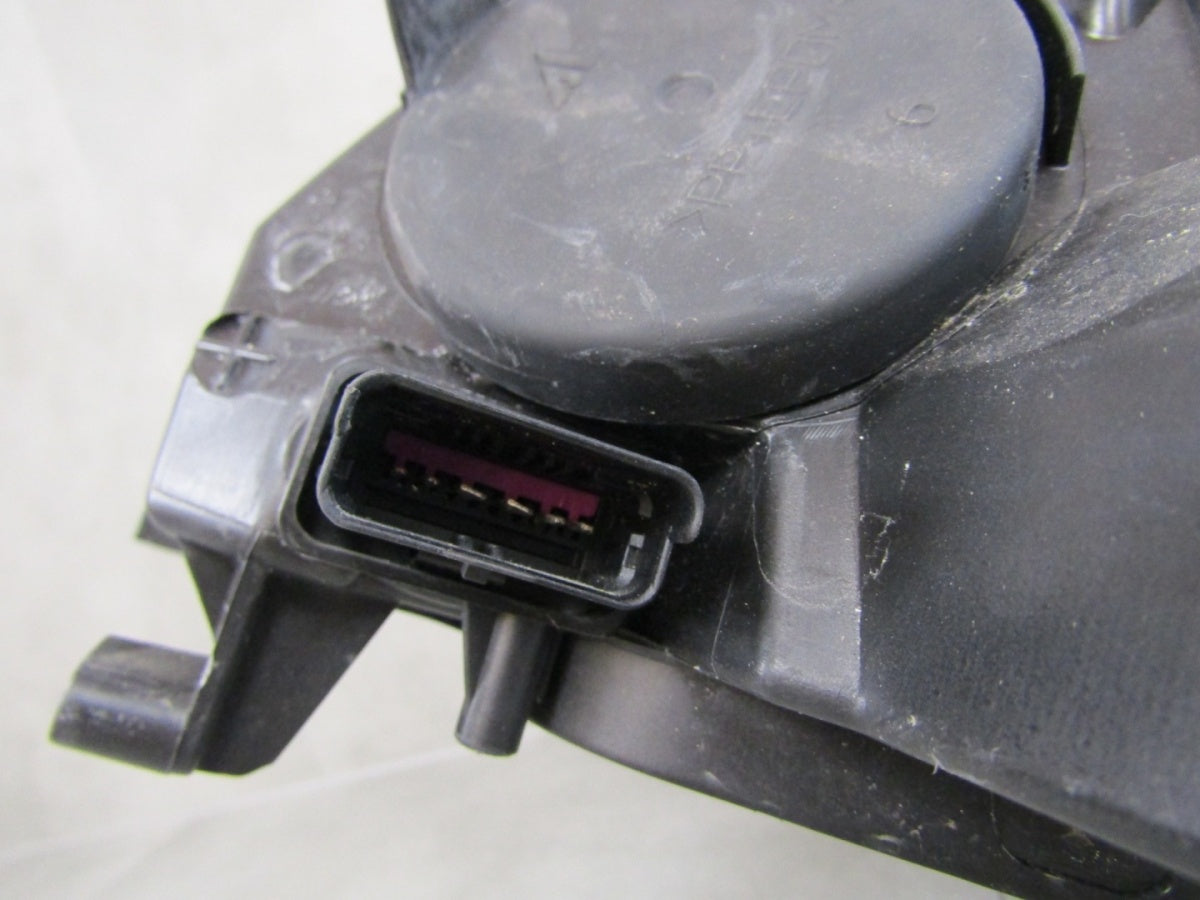 Prednji far RENAULT MEGANE 3 III SREBNA halogen RH 08-12