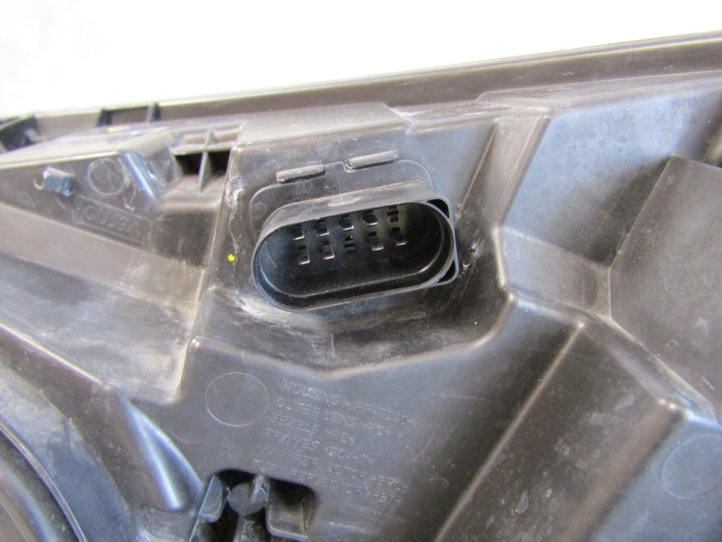 Prednji far FORD TRANSIT CUSTOM LIFT halogen sa sočivom Z LED 17-23 RH JK21-13W029-DJ