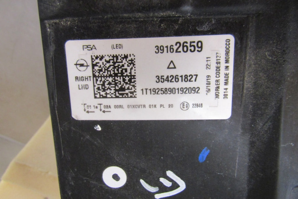 Prednji far Opel Corsa F Full LED LUX 19-23 RH 39162659
