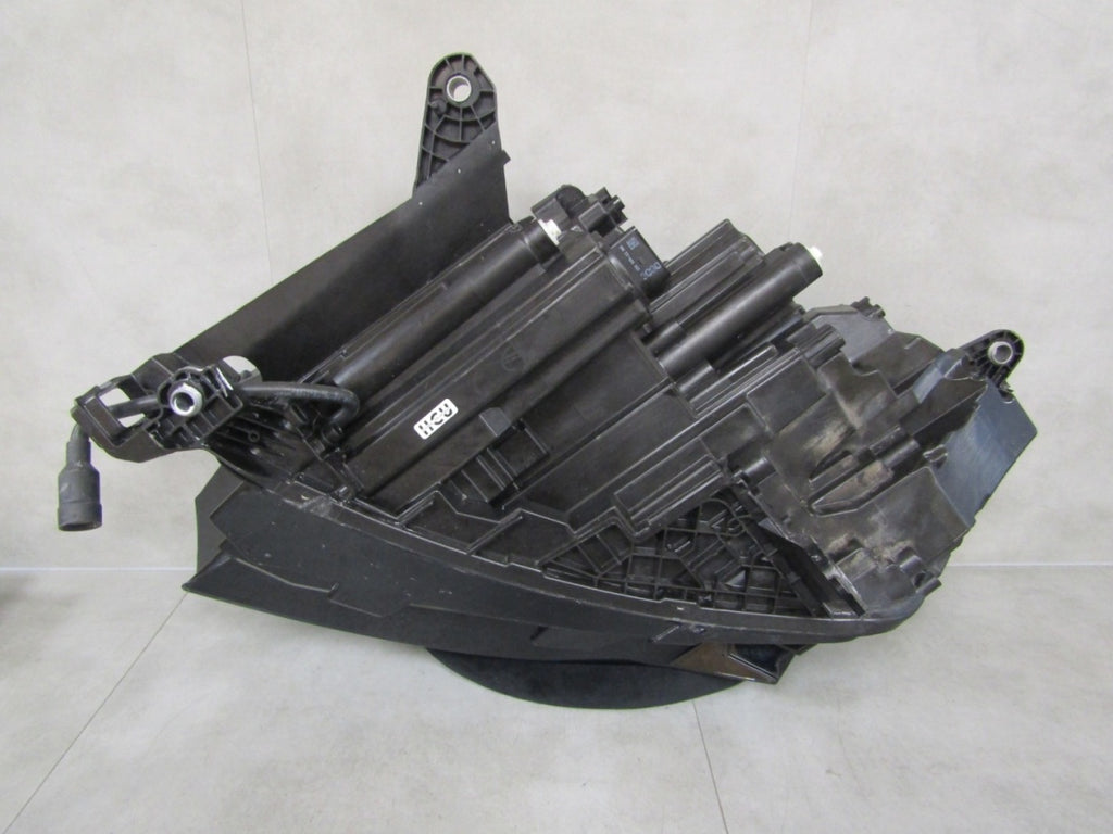 Prednji far Škoda Enyaq Full LED 20-25 RH desni 5LB941016A