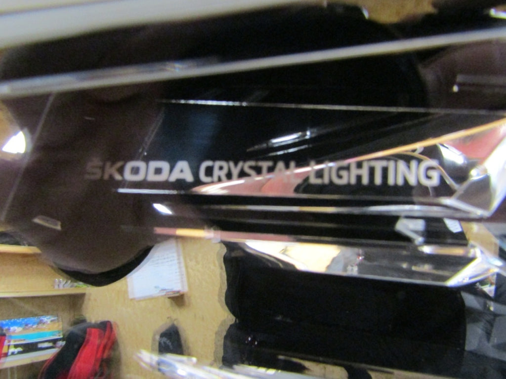 Prednji far Škoda Enyaq Full LED 20-25 RH desni 5LB941016A