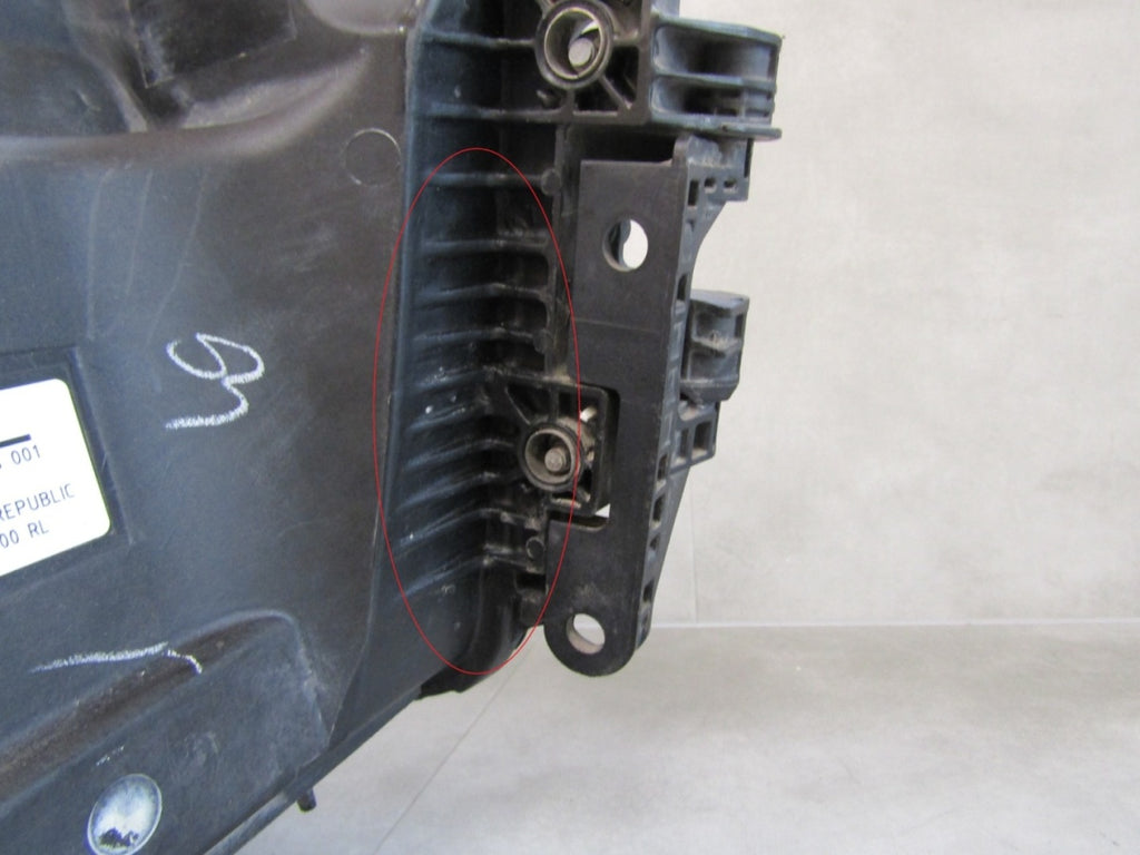 Prednji far MERCEDES ANTOS halogen AROCS ACTROS LH lijevi A9618204239 11-