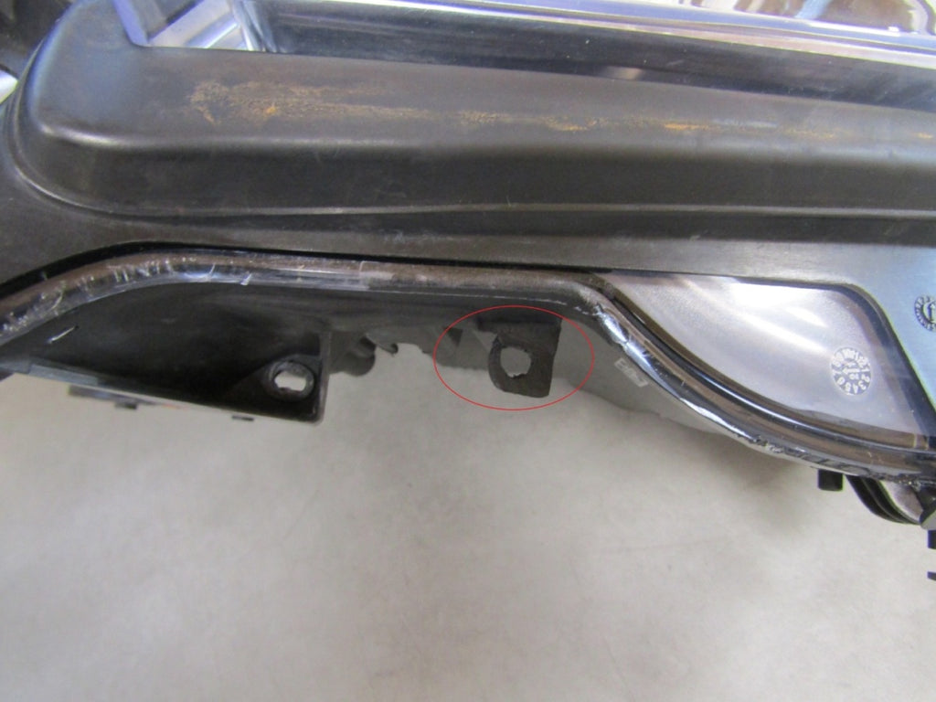 Prednji far MERCEDES E klasa W212 xenon zakretni 09-12 LH A2128205761