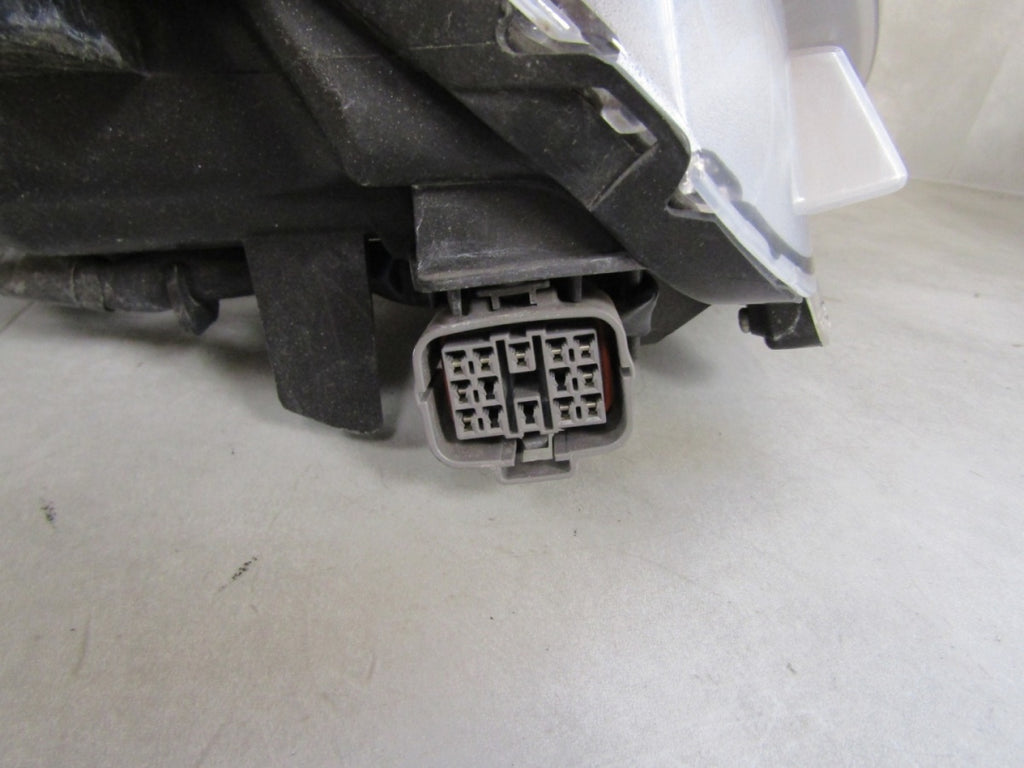 Prednji far MAZDA 3 III BM sa sočivom halogen RH 13-16 BHR151030