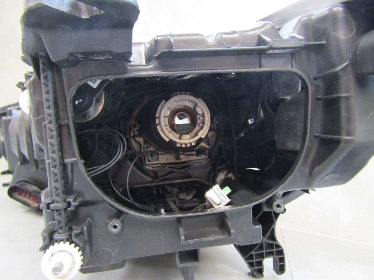 Prednji far AUDI A6 C7 xenon nezakretni RH desni 10-14