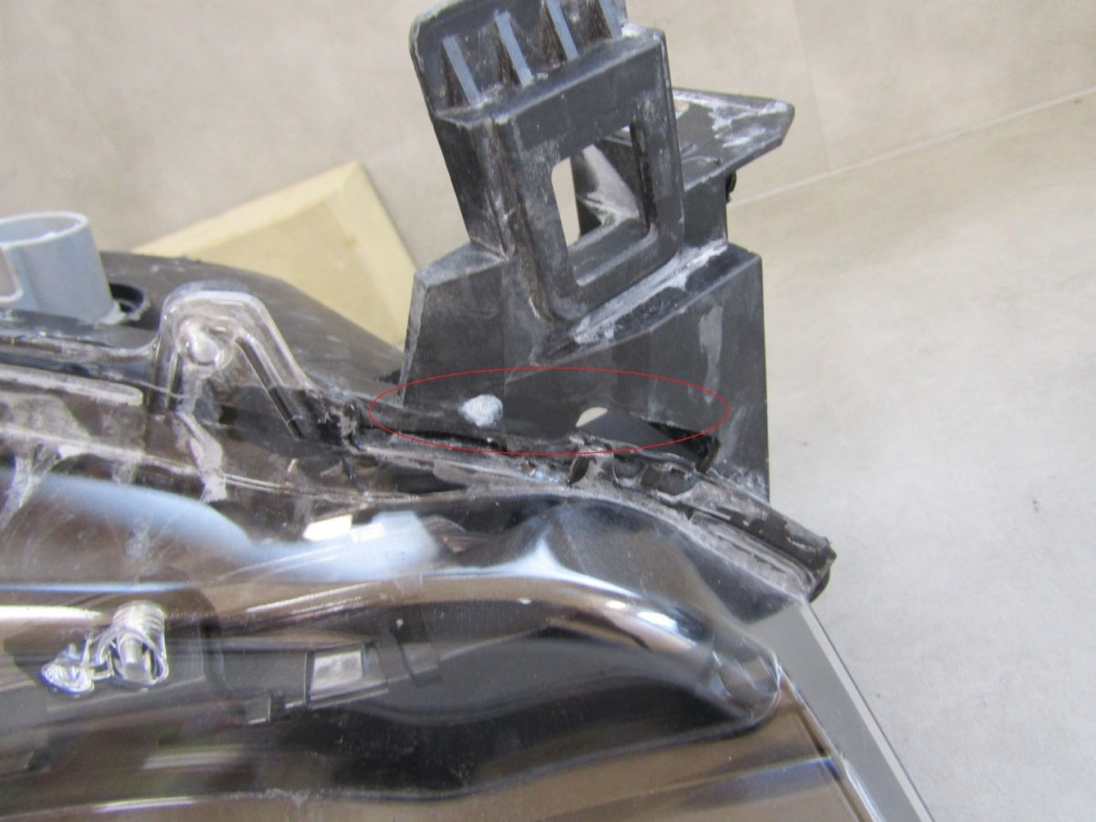 Prednji far MAZDA CX5 CX 5 II 2 SZARY SILNICZEK LED 17-21 LH lijevi K124-51040