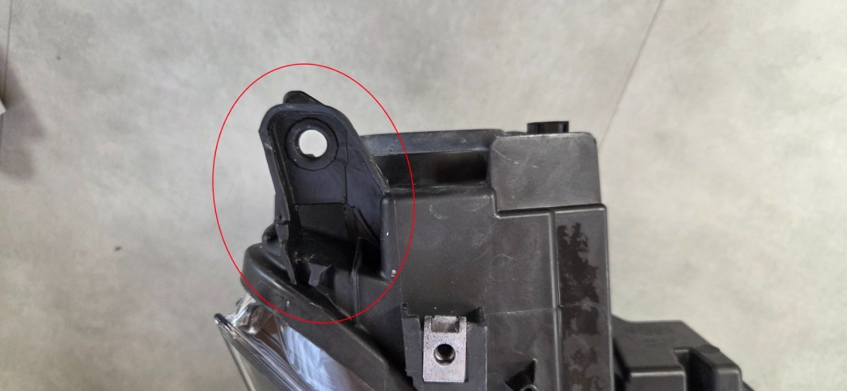 Prednji far PEUGEOT PARTNER IV RIFTER halogen desni RH 18-23 9816826880