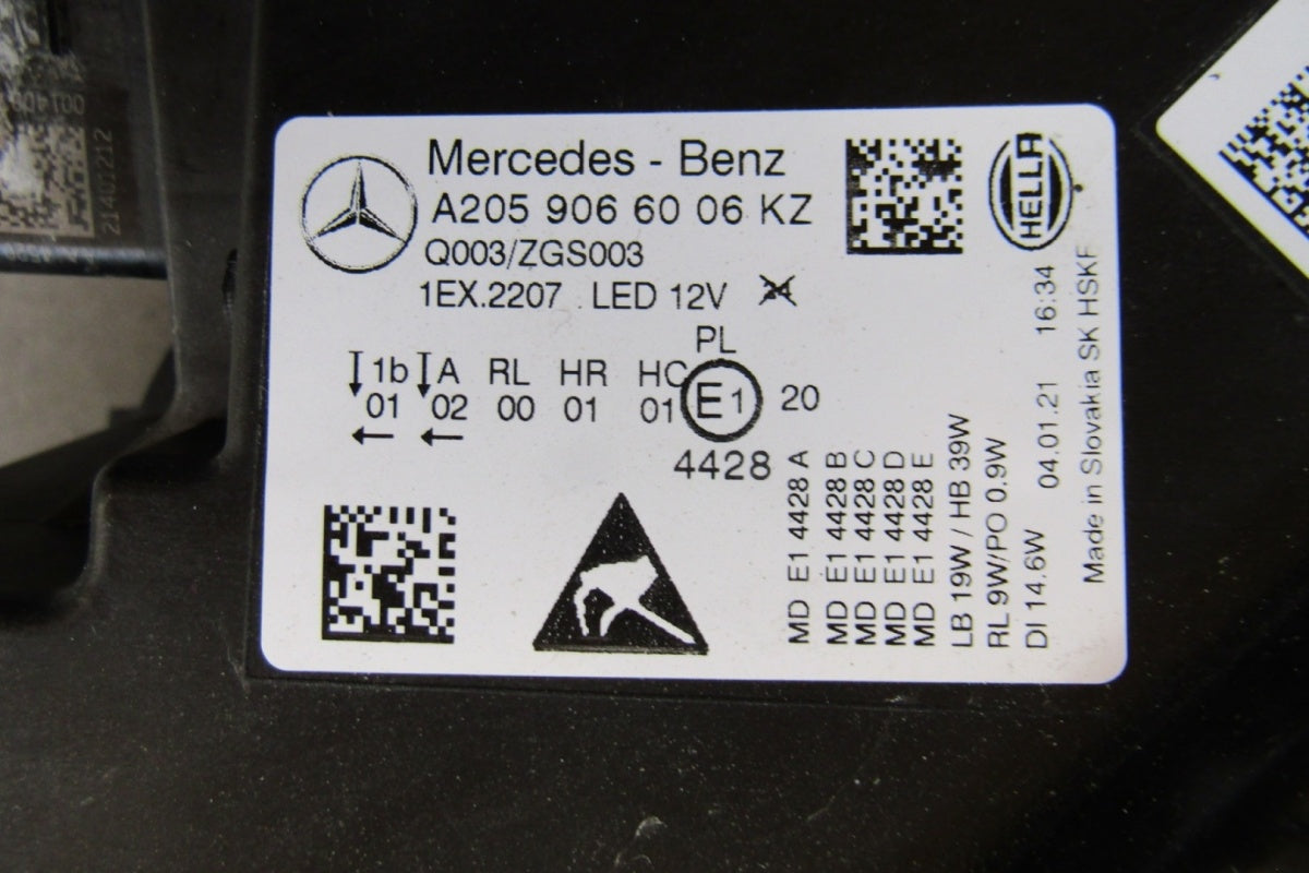 Prednji far Mercedes C klasa W205 Lift LED Performance RH 18- A2059066006
