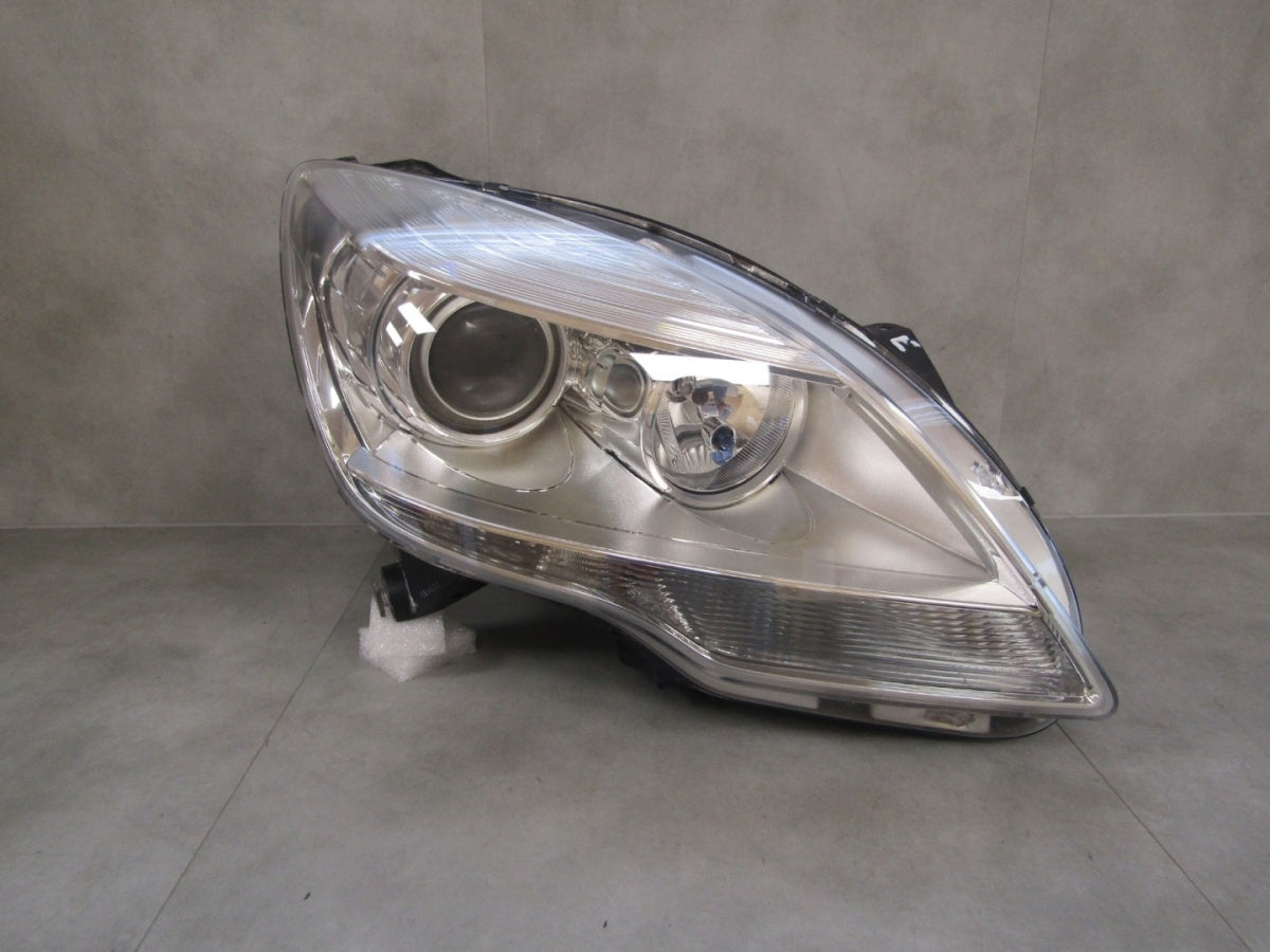 Prednji far MERCEDES R klasa LIFT sa sočivom desni RH 2518202861 09-14