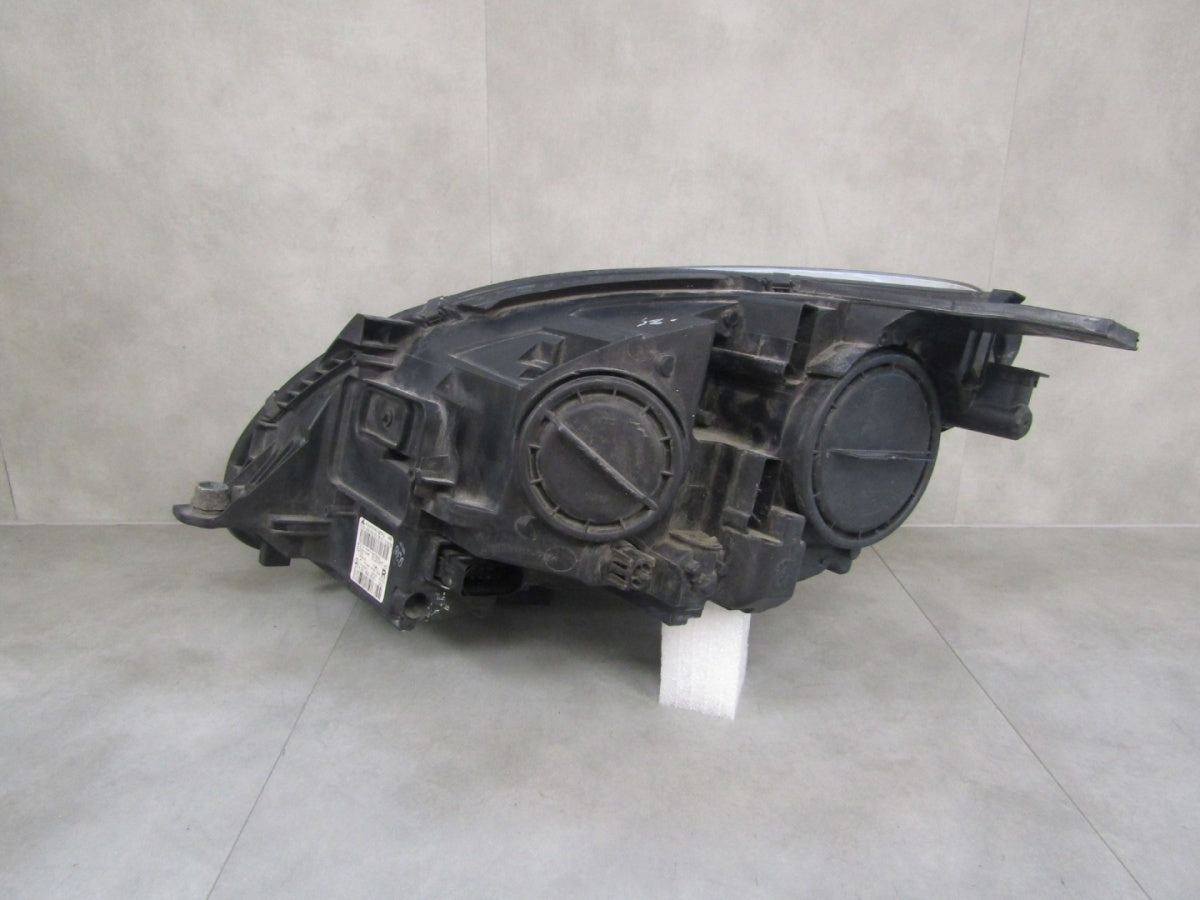 Prednji far MERCEDES R klasa LIFT sa sočivom desni RH 2518202861 09-14