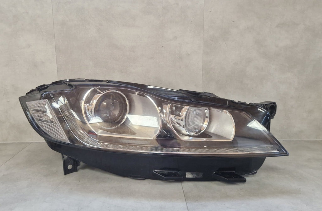 Prednji far JAGUAR XF X260 KESNON nezakretni desni RH 15-20 GX63-13W029-EF