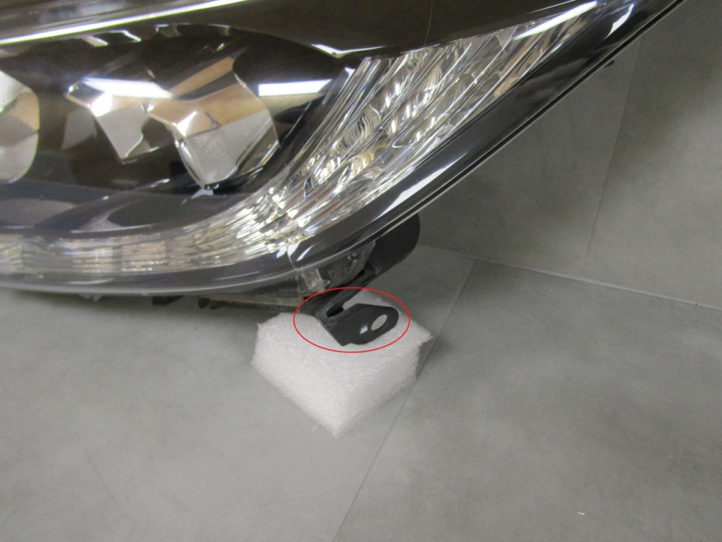 Prednji far HONDA HR-V HRV II 2 LED 13-19 LH