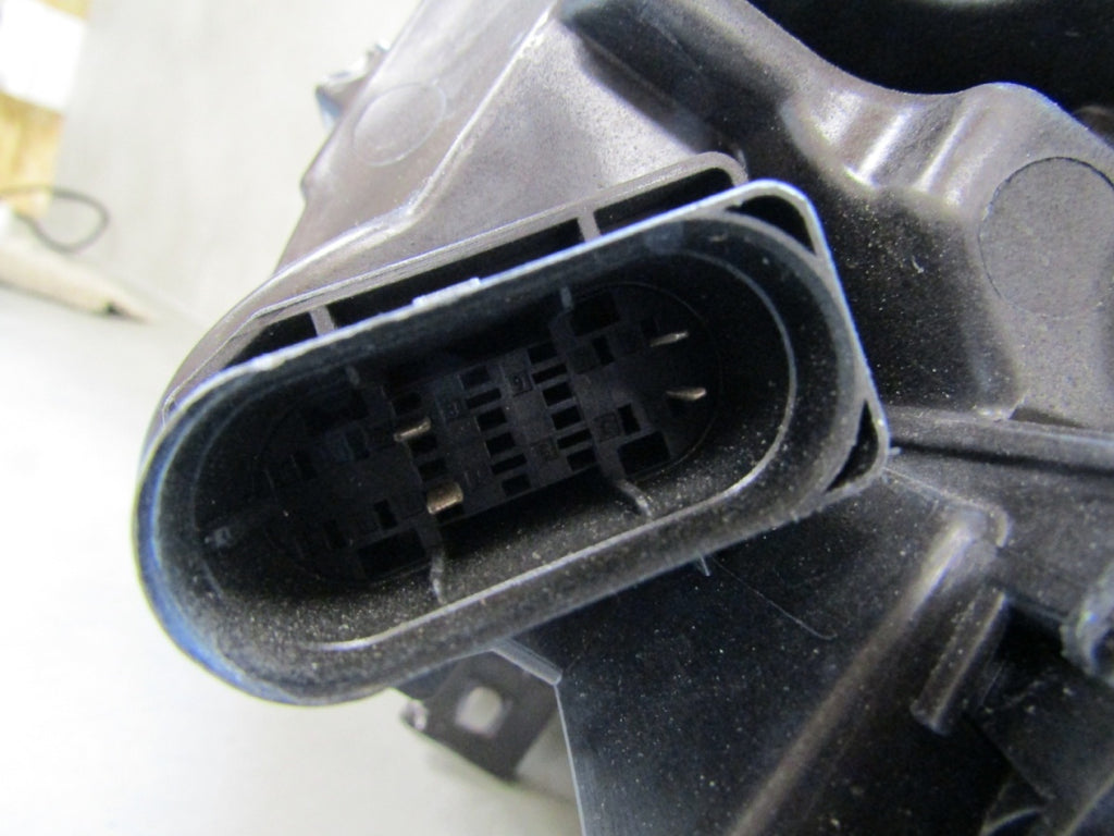 Prednji far MERCEDES B klasa W247 LED LIFT PERFORMANCE RH 22- A2479061004