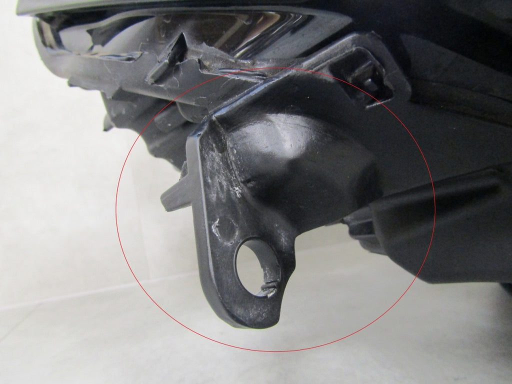 Prednji far PEUGEOT 308 III 3 T10 LED RH desni 21-25 98516735