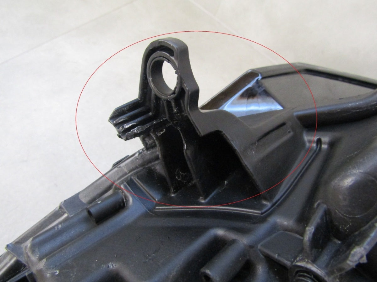 Prednji far PEUGEOT 308 III 3 T10 LED RH desni 21-25 98516735