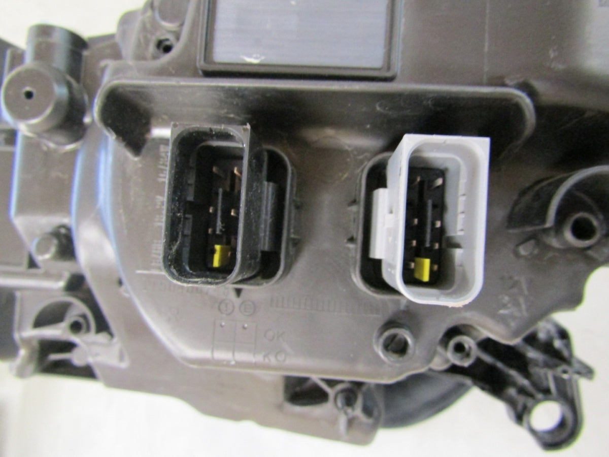 Prednji far PEUGEOT 308 III 3 T10 LED RH desni 21-25 98516735