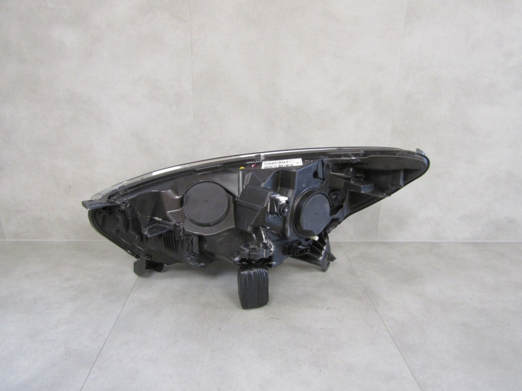 Prednji far RENAULT CAPTUR I 1 halogen sa sočivom RH 13-17 260105066R
