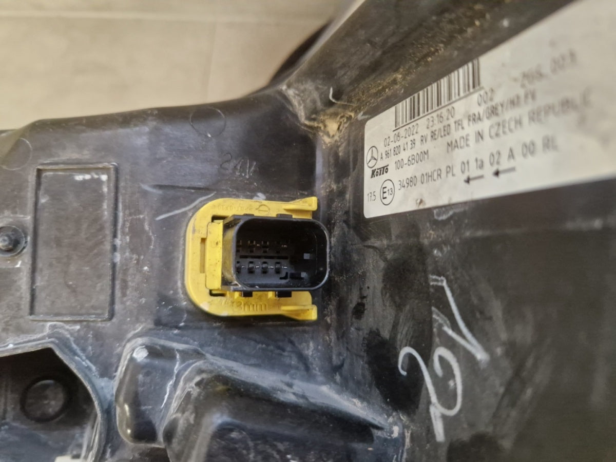Prednji far MERCEDES ACTROS MP4 halogen Z LED desni RH 11-19 A9618204139
