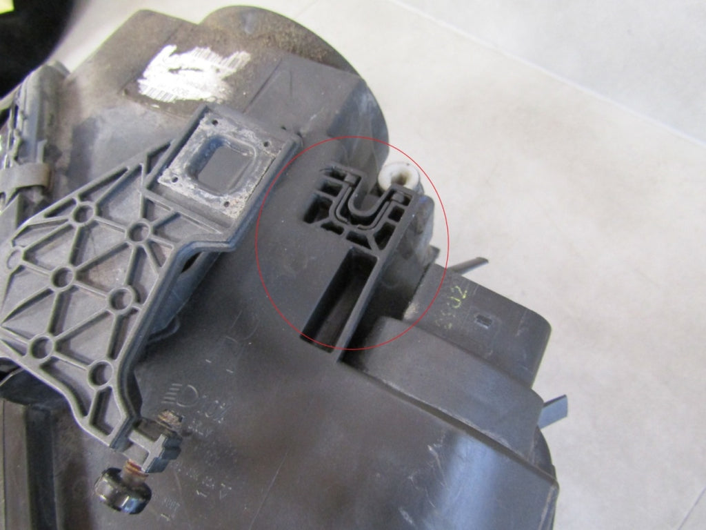 Prednji far AUDI A4 B8 8K0 LIFT xenon nezakretni 11-15 RH desni 8K0941006