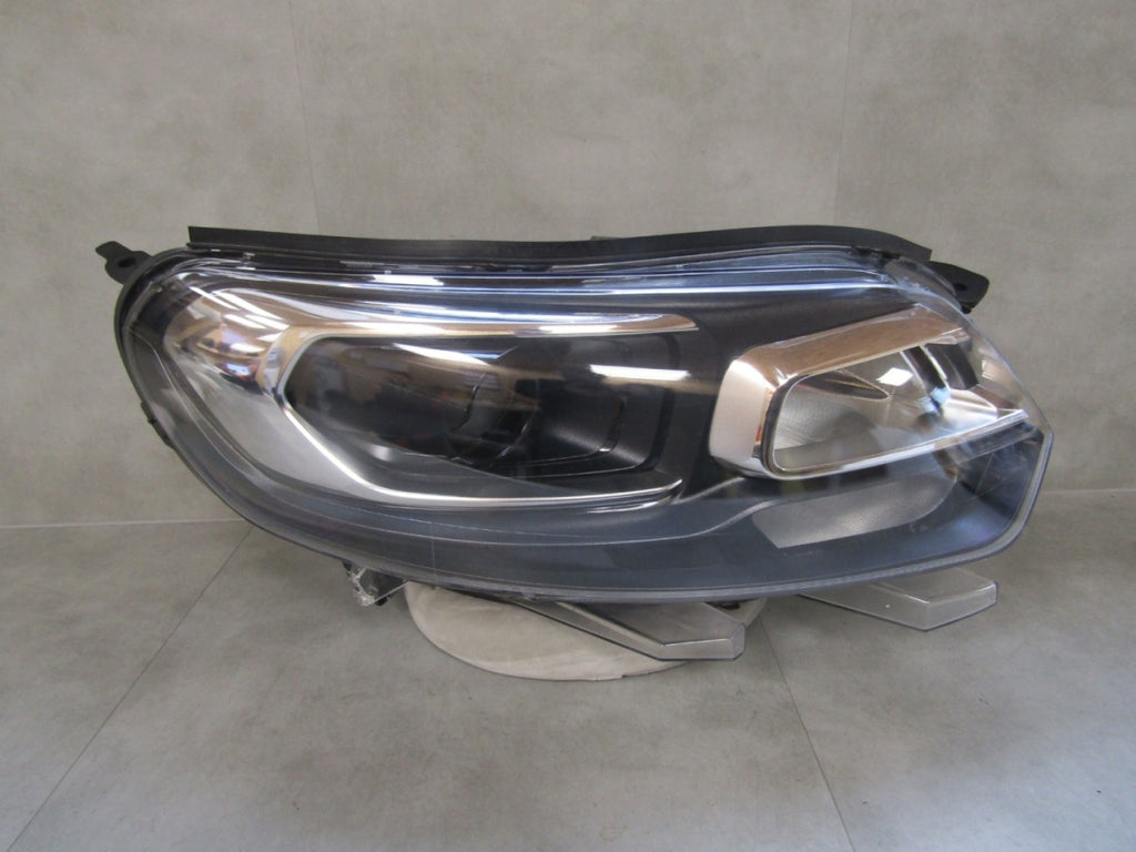Prednji far CITROEN JUMPY 3 III 16-23 VIVARO 19-23 xenon nezakretni RH desni 9808233980