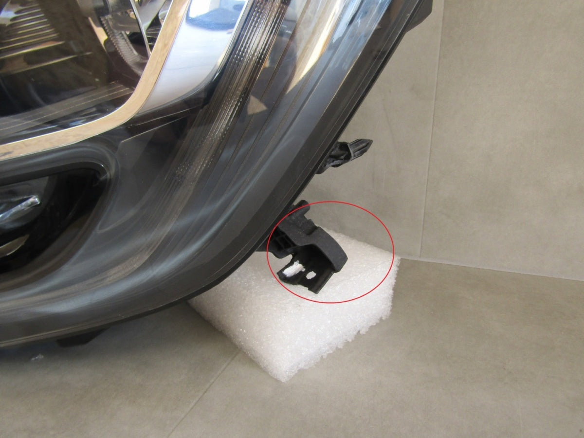 Prednji far RENAULT MEGANE 4 IV halogen sa sočivom + LED 16-20 LH