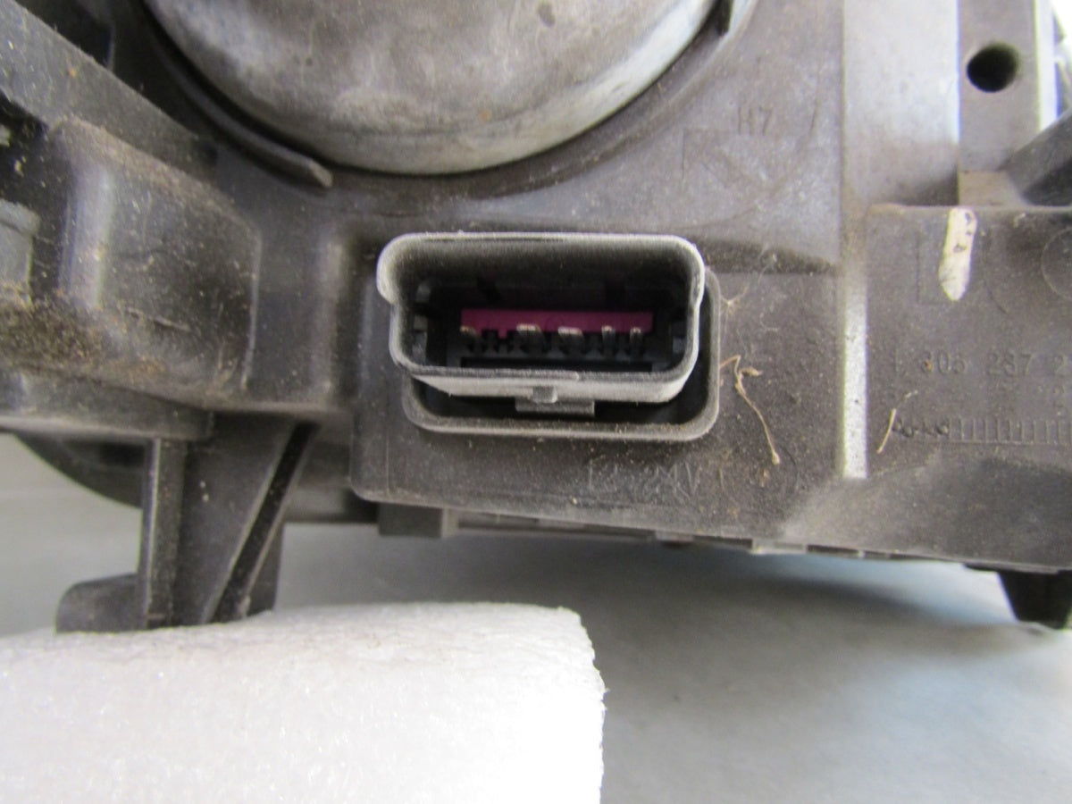 Prednji far RENAULT MEGANE 3 III LIFT halogen sa sočivom 13-16 LH 260605817R
