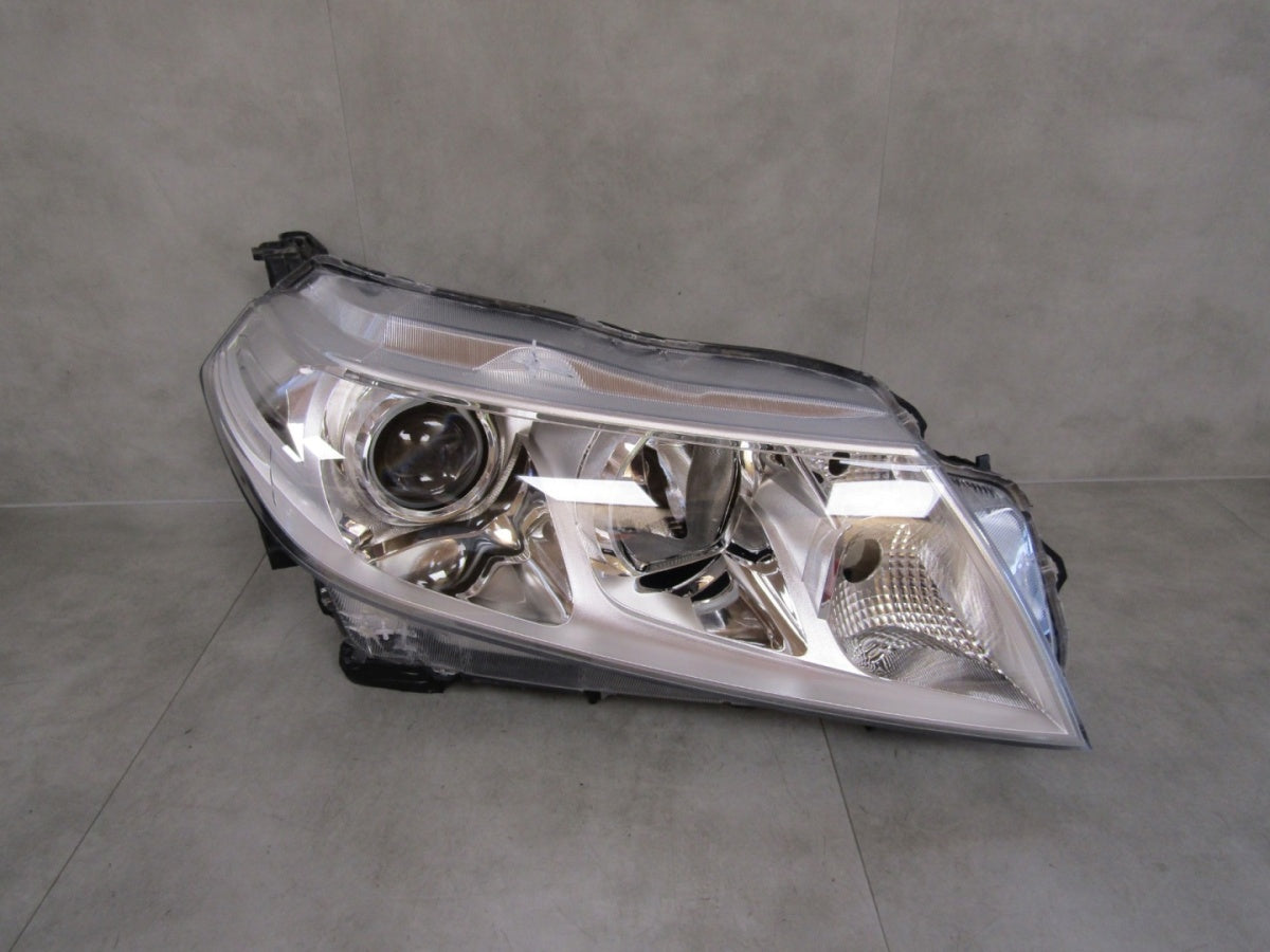 Prednji far Suzuki Vitara 3 III halogen sa sočivom 15-24 RH desni