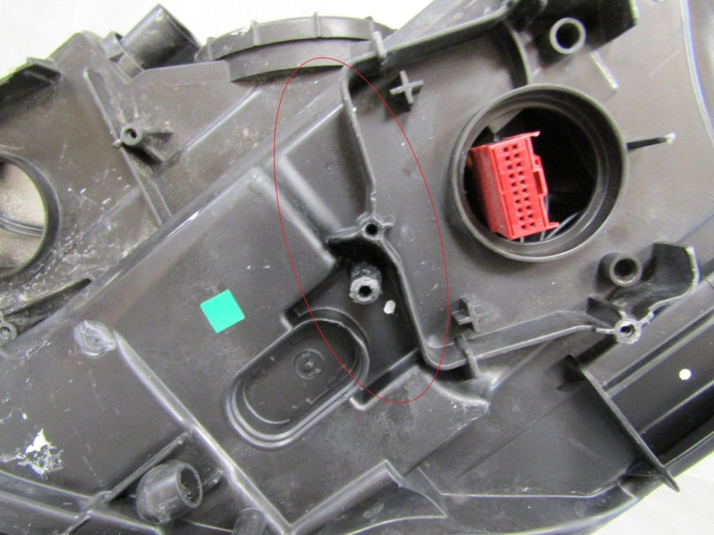 Prednji far AUDI A3 8V0 8V SEDAN xenon nezakretni 12-16 RH desni 8V0941006C