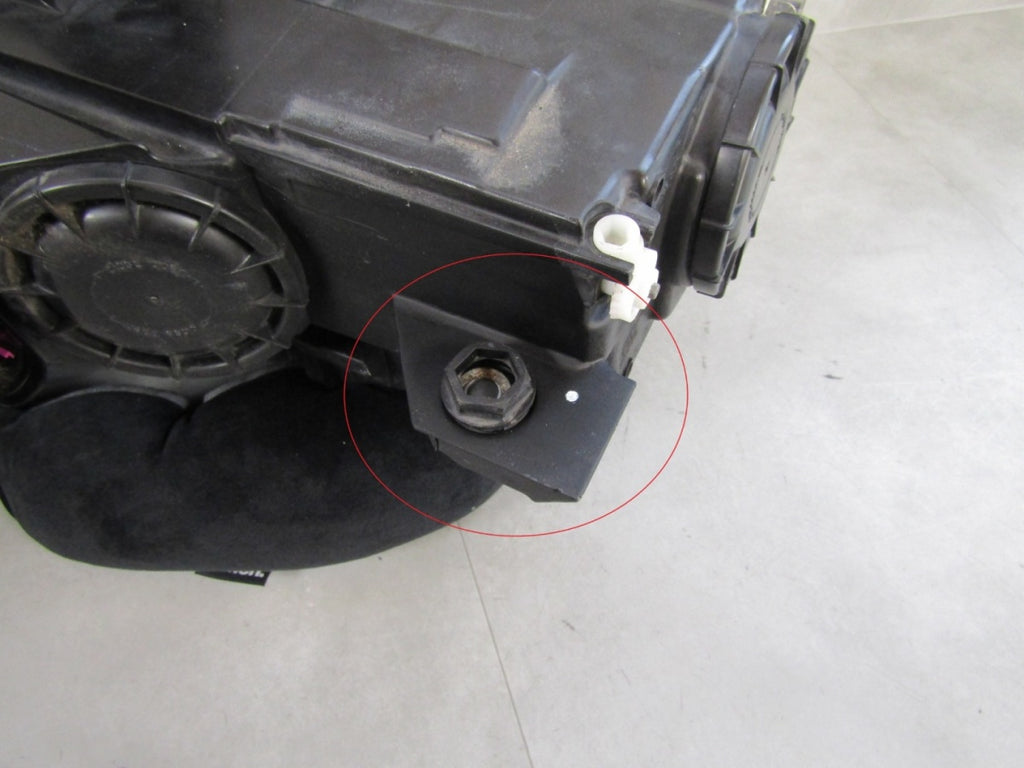 Prednji far AUDI A3 8V0 8V SEDAN xenon nezakretni 12-16 RH desni 8V0941006C