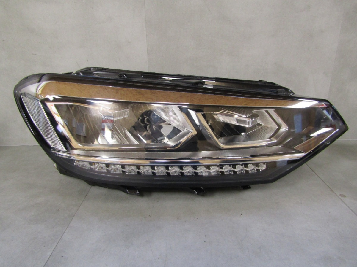 Prednji far VOLKSWAGEN TOURAN III 3 5TB FULL LED 15- RH desni 5TB944036B