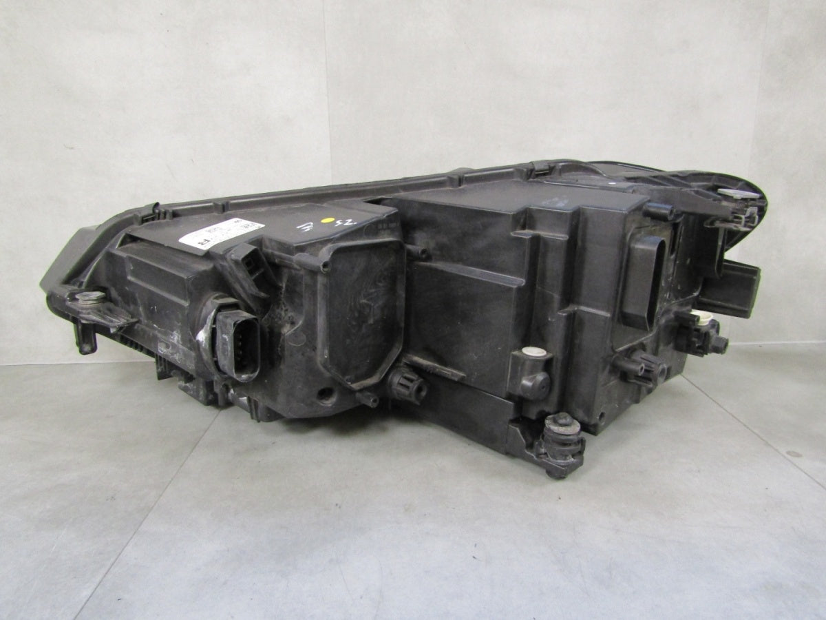 Prednji far VOLKSWAGEN TOURAN III 3 5TB FULL LED 15- RH desni 5TB944036B
