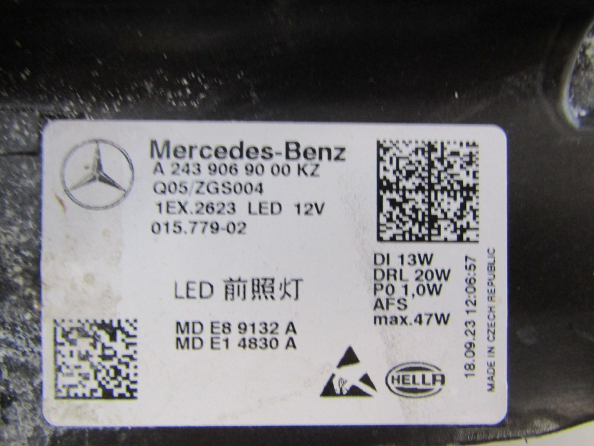 Prednji far MERCEDES EQA EQB FULL LED PERFORMANCE RH desni 21-24 A2439069000
