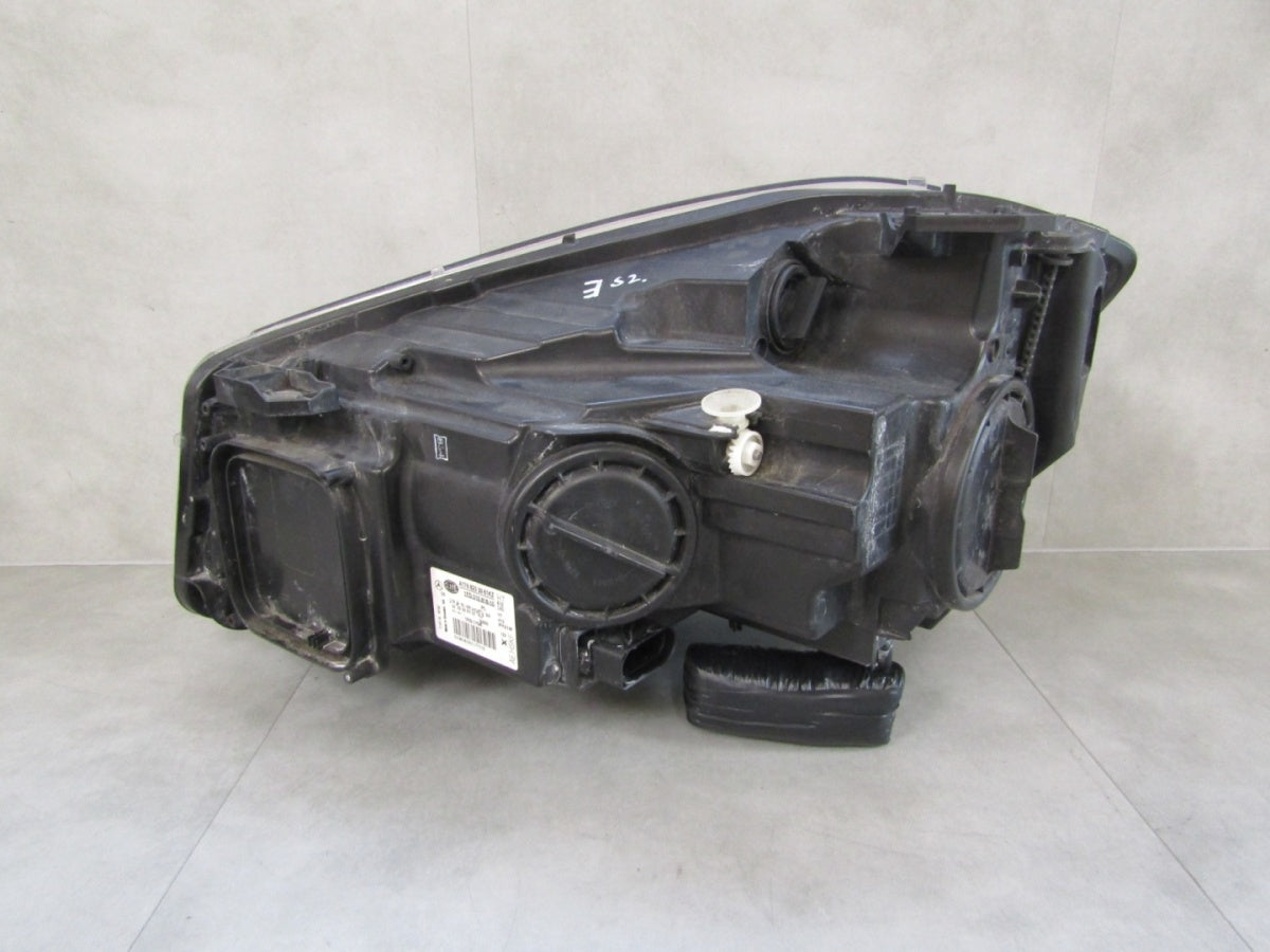 Prednji far Mercedes A klasa W176 halogen 12-15 RH desni A1768203961KZ