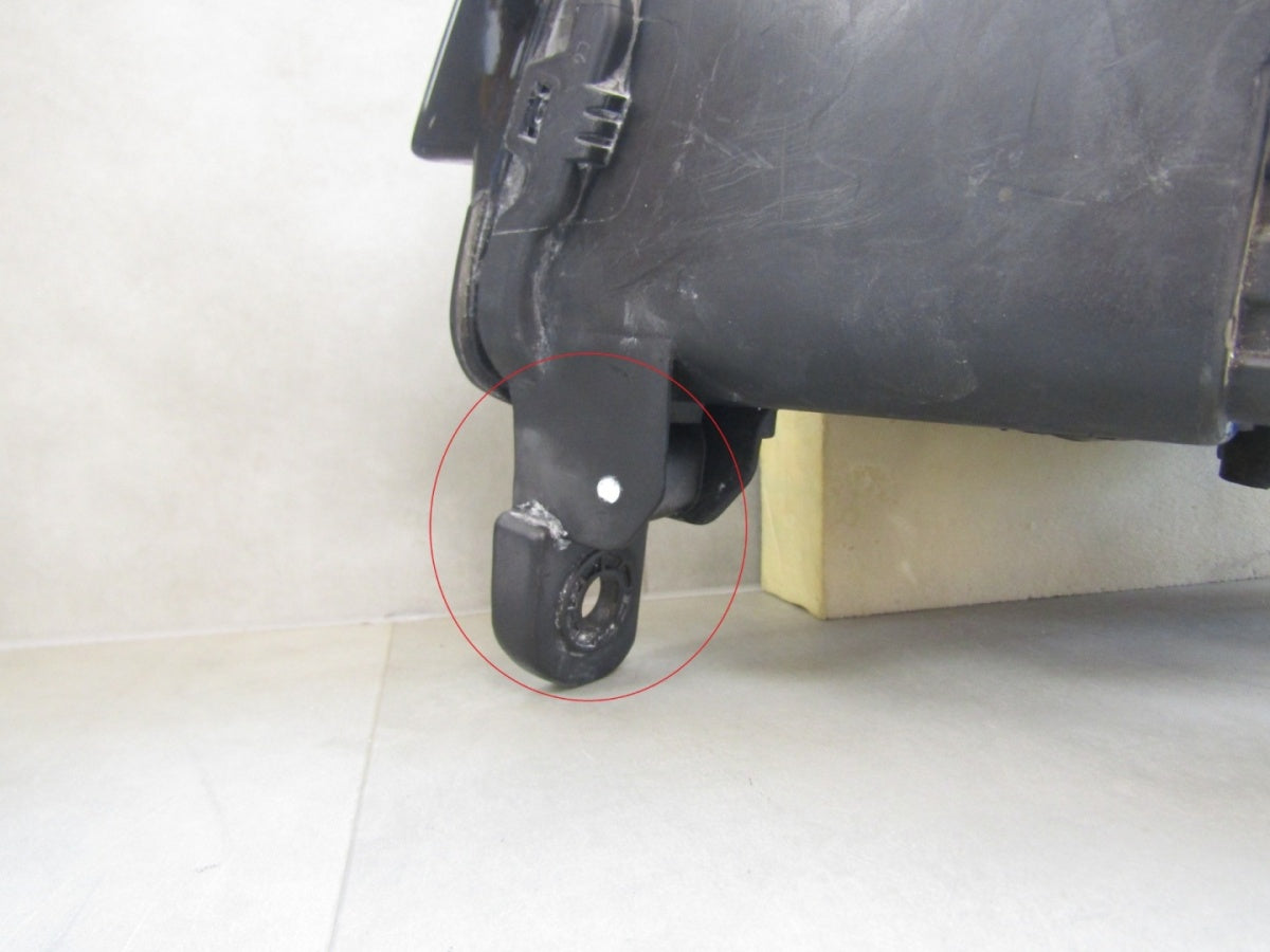 Prednji far JEEP GRAND CHEROKEE WK2 xenon nezakretni 13-16 RH desni