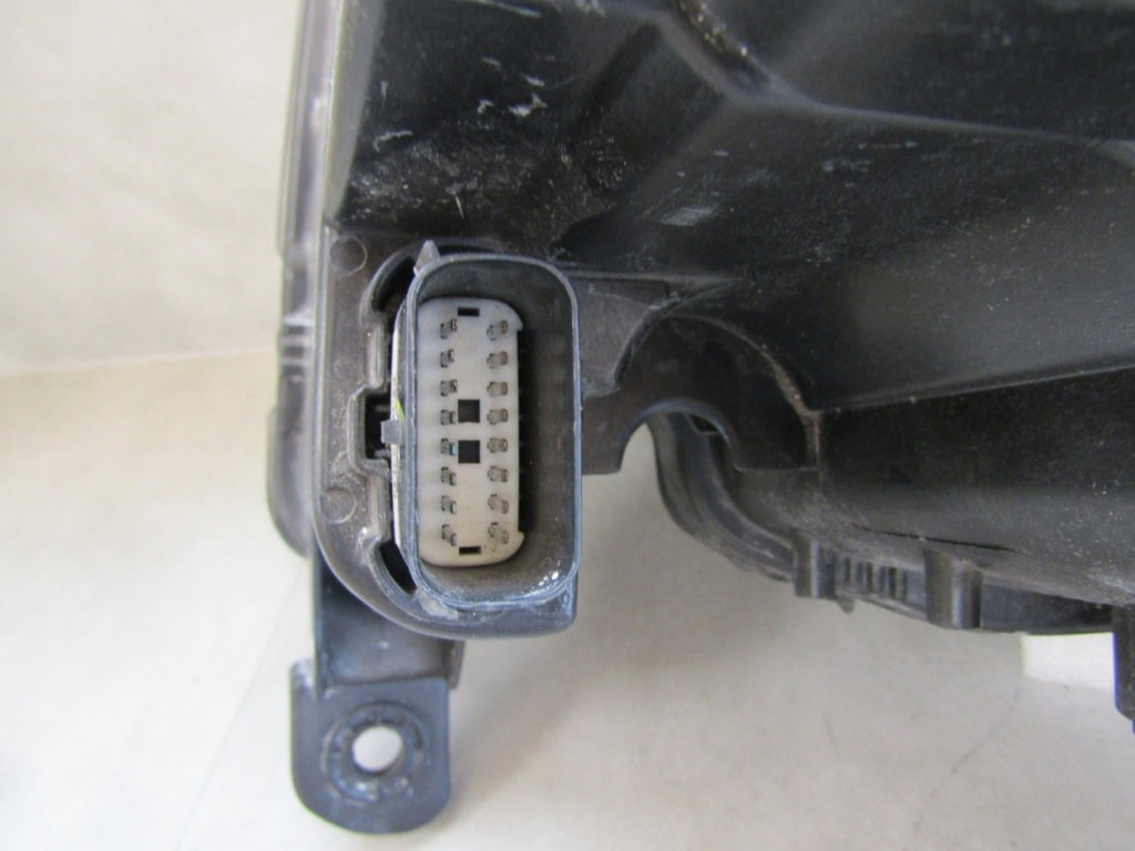 Prednji far JEEP GRAND CHEROKEE WK2 xenon nezakretni 13-16 RH desni