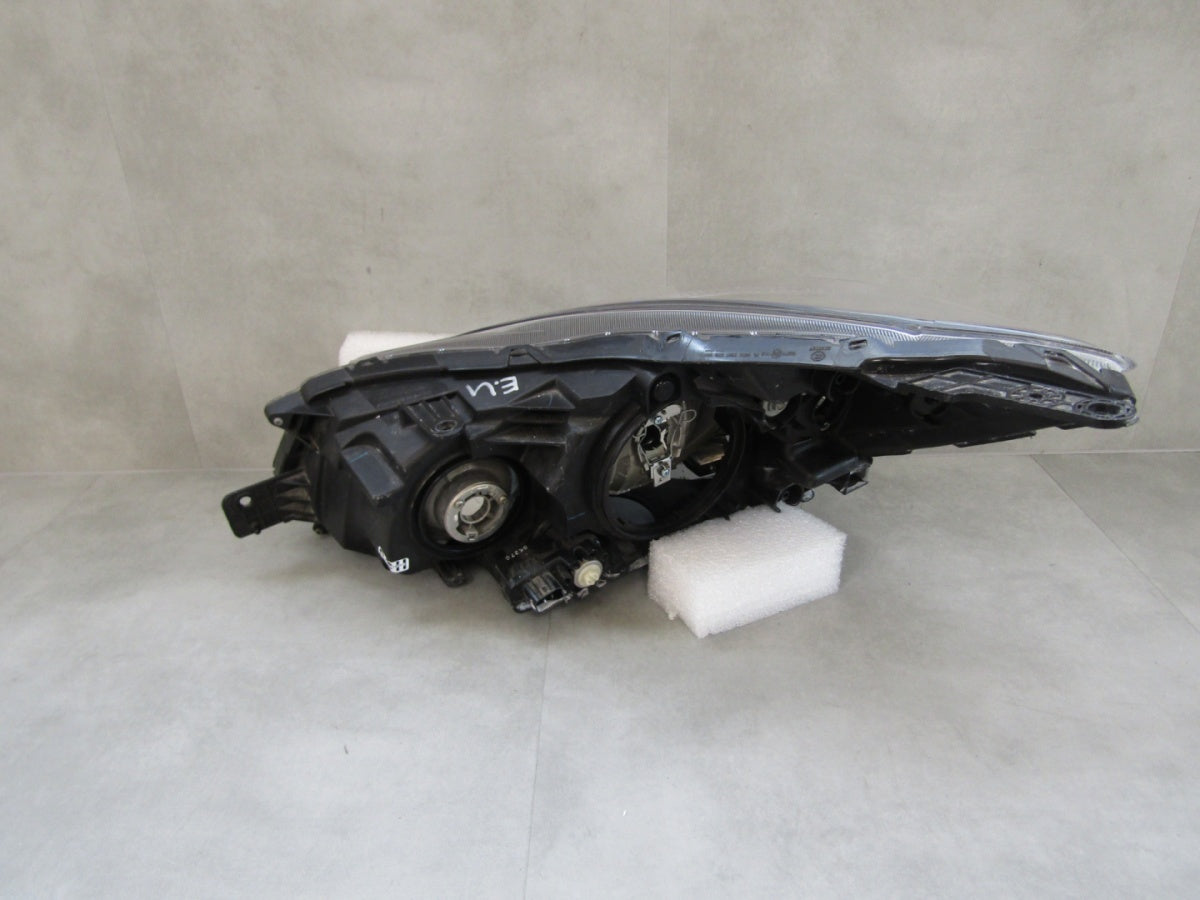Prednji far SUBARU IMPREZA XV halogen 11-17 RH