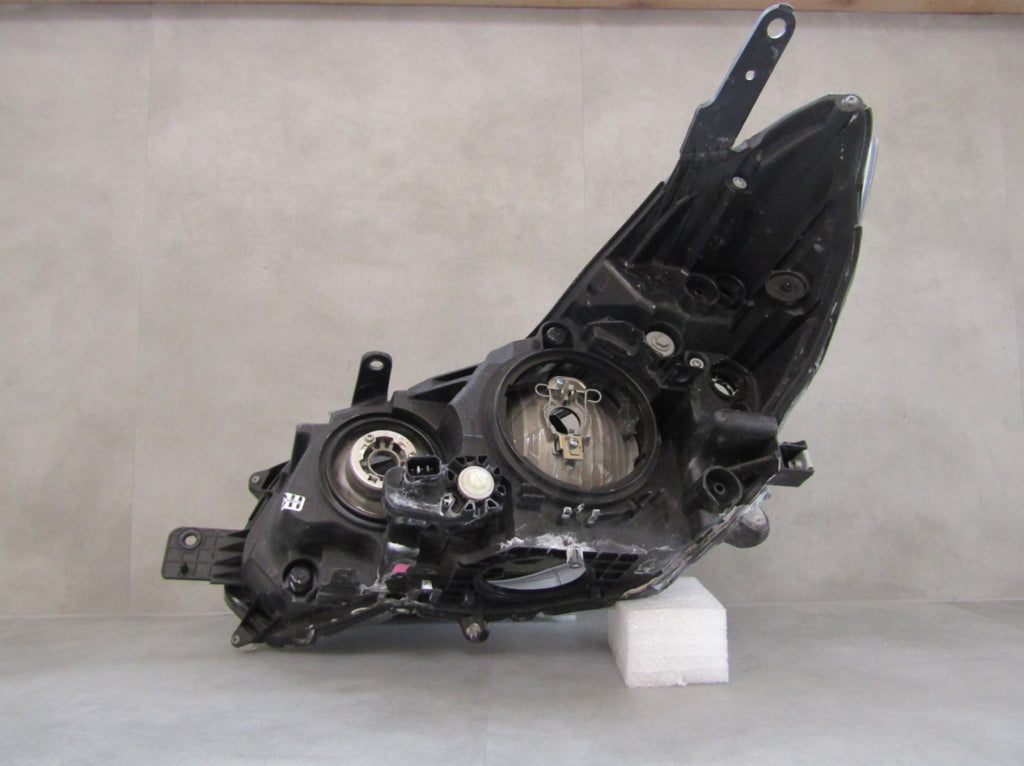 Prednji far SUBARU IMPREZA XV halogen 11-17 RH