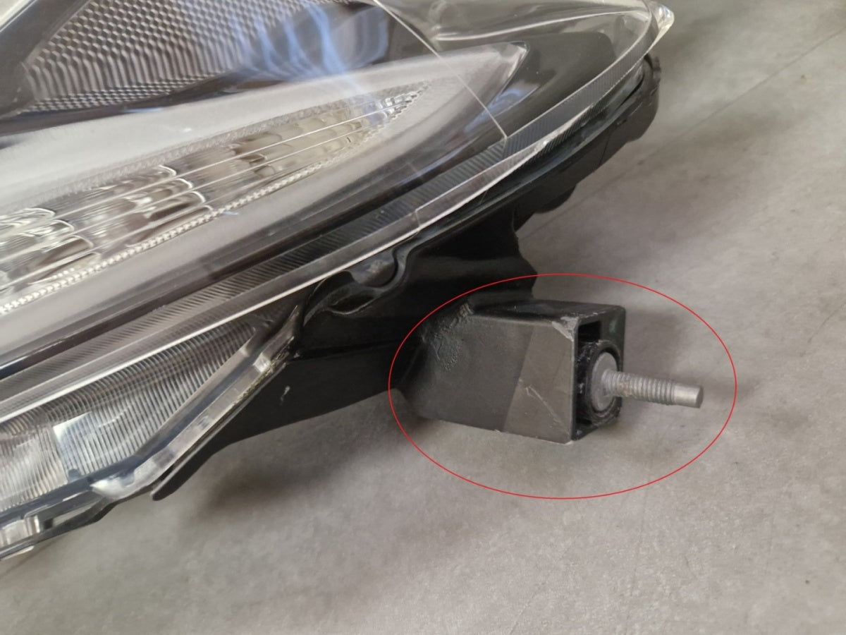 Prednji far NIISSAN JUKE F15 LIFT LED DRL 14-19 LH LWA 26125BV80A