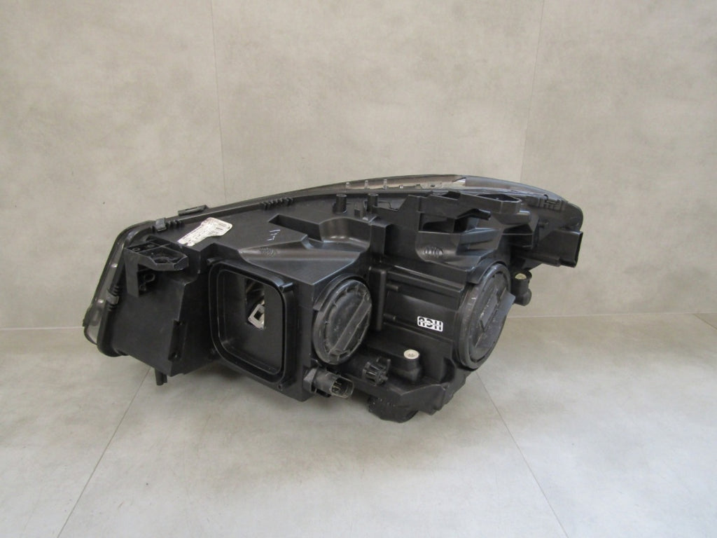 Prednji far MERCEDES CLA W117 AMG xenon zakretni 13-16 RH desni A1179067400