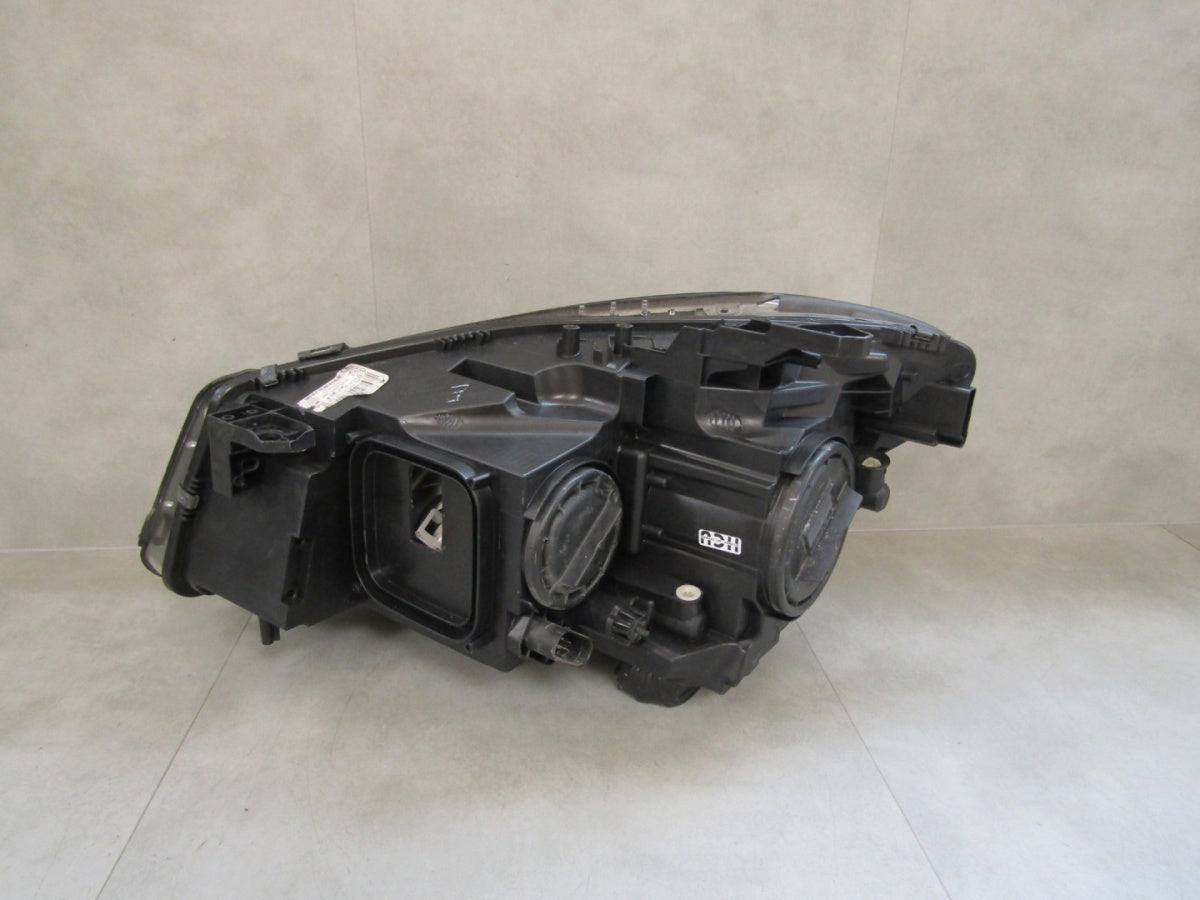 Prednji far MERCEDES CLA W117 AMG xenon zakretni 13-16 RH desni A1179067400