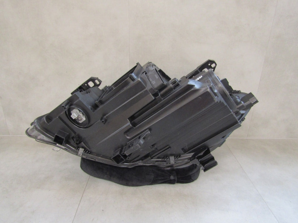 Prednji far MERCEDES CLA W117 AMG xenon zakretni 13-16 RH desni A1179067400