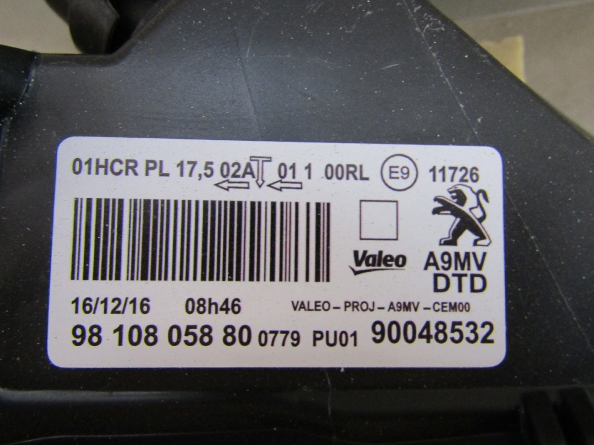 Prednji far PEUGEOT 208 I LIFT halogen sa sočivom 15-19 desni RH 9810805880