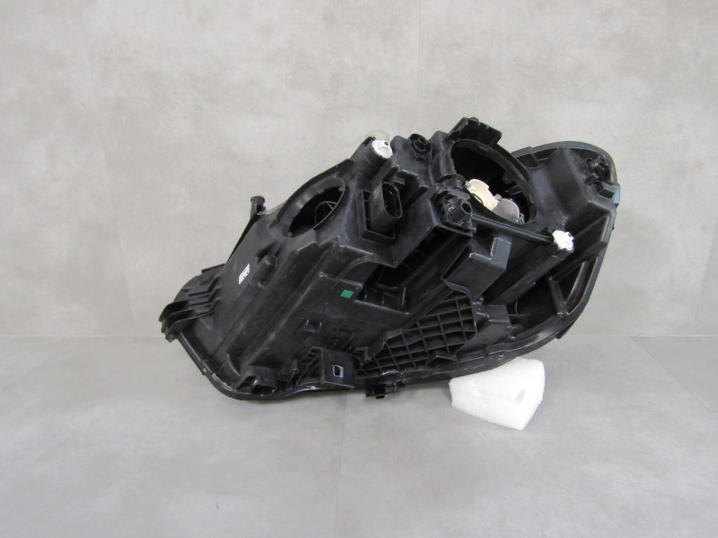 Prednji far MERCEDES CLA W118 halogen RH 19-23 A1189062000